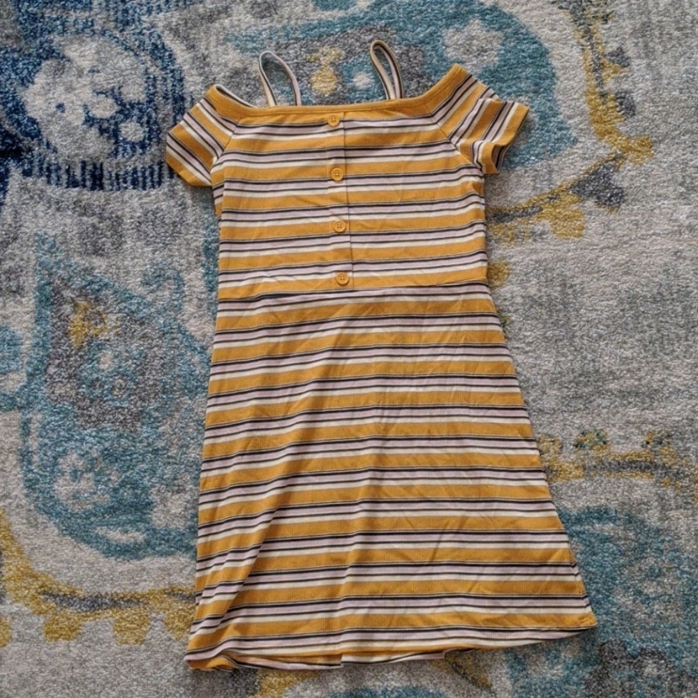2 for $10 ⭐Girls Medium Dress